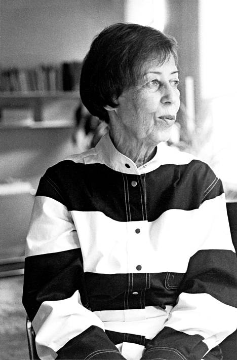 KUUKAUDEN SUUNNITTELIJA - Carin Bryggman