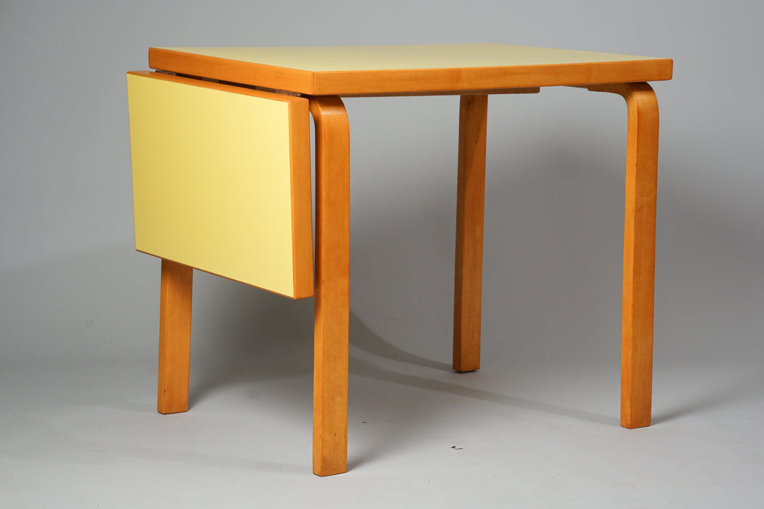 Model DL 82 drop-leaf table, Alvar Aalto, Oy Huonekalu- ja Rakennustyötehdas Ab, 1950s