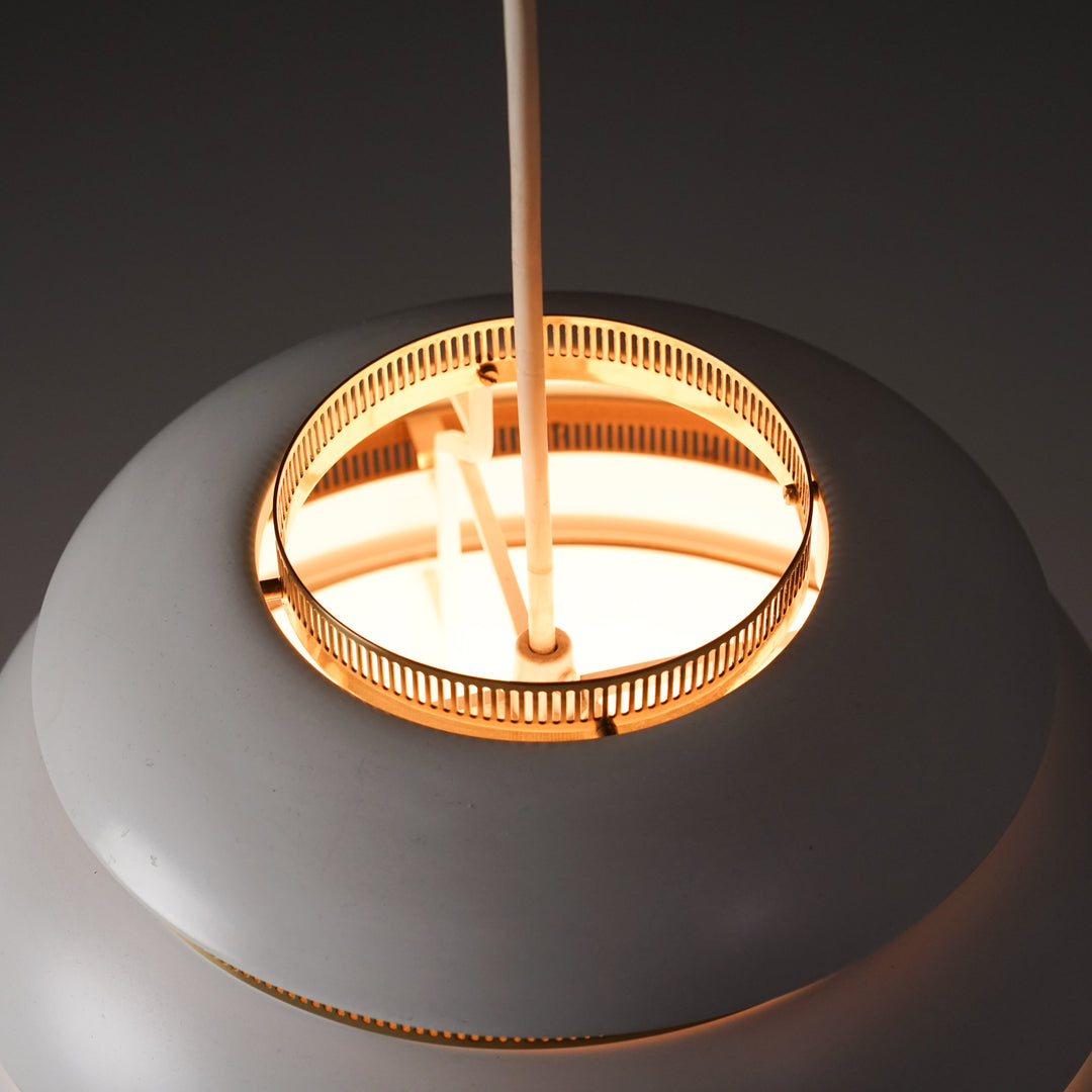 Malli A331 "Mehiläispesä" kattovalaisin, Alvar Aalto, Valaisinpaja, 1900-luvun puoliväli