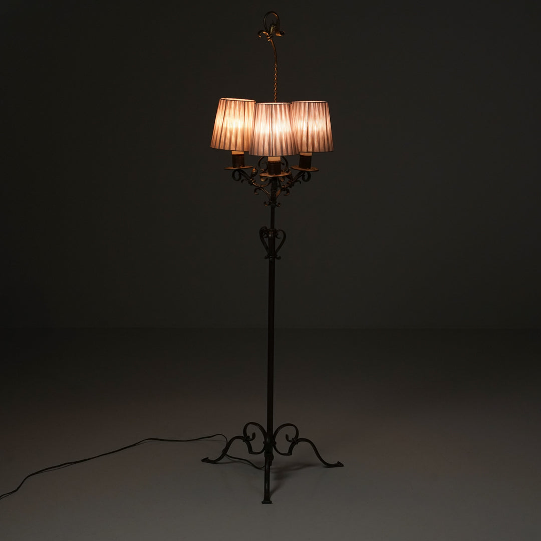 Model 812 floor light, Taidetakomo Hakkarainen, Early 20th Century