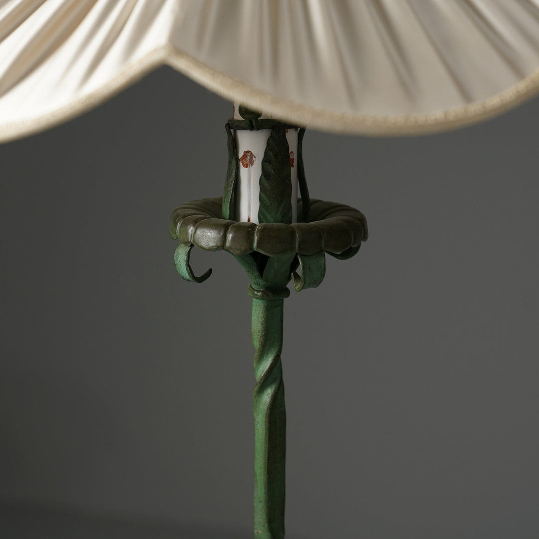 Model 811 floor light, Taidetakomo Hakkarainen, Early 20th Century 
