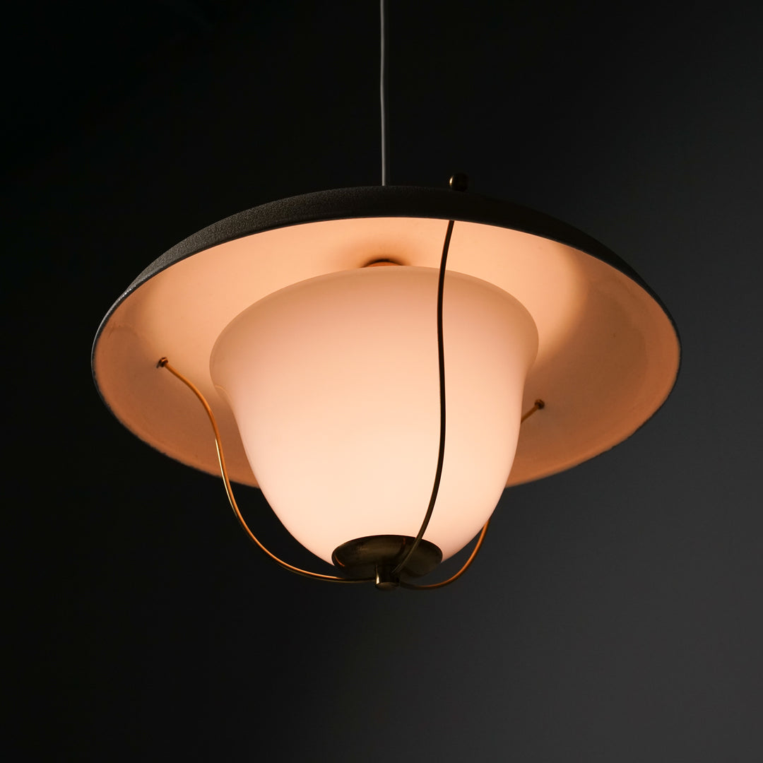 Riippuvalaisin, attrb. Gunilla Jung, 40-luku